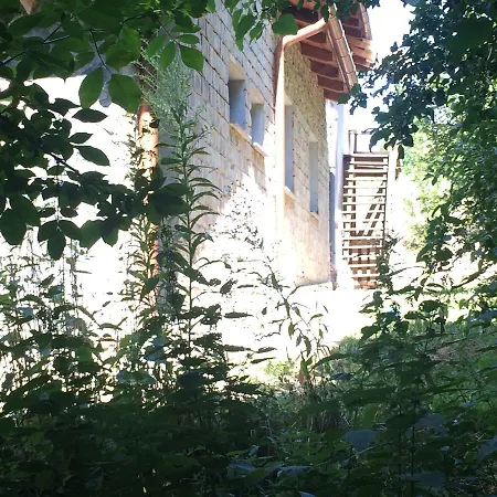 Old Stone Villa *